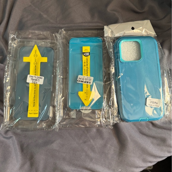 iPhone 15 pro case with screen protector - Picture 5 of 5